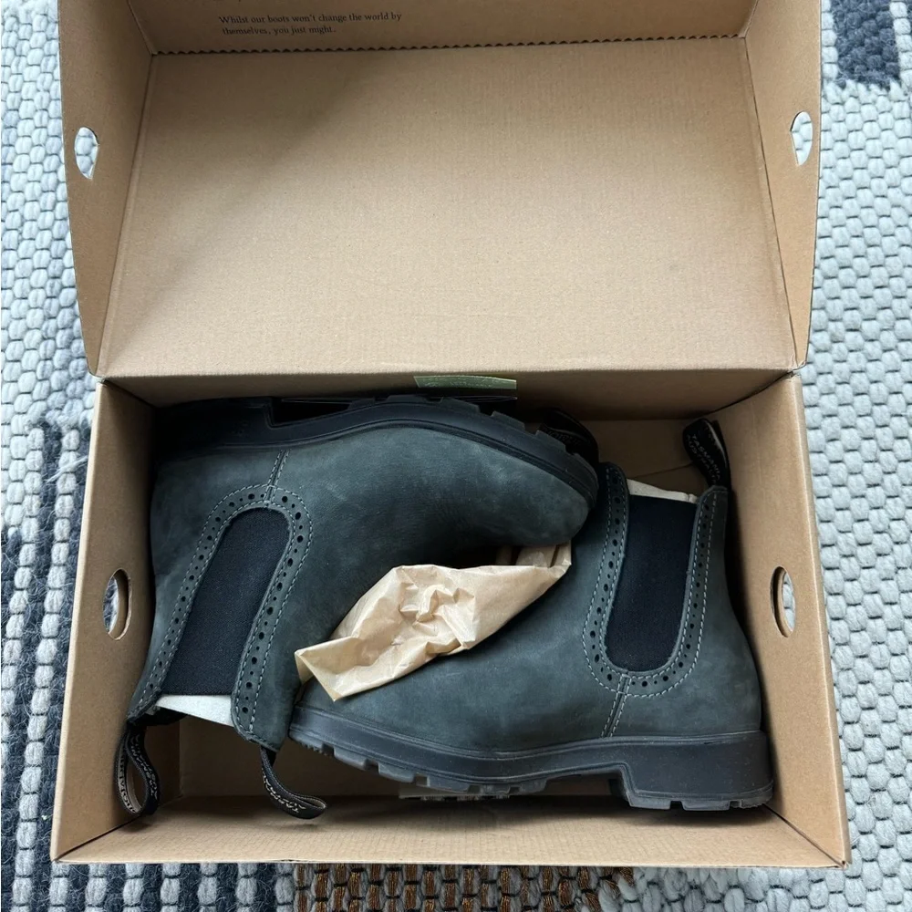 ❗️SOLD❗️Like New - Blundstone 1630 Women’s Original High Top Boots, Rustic Black - Picture 1 of 10